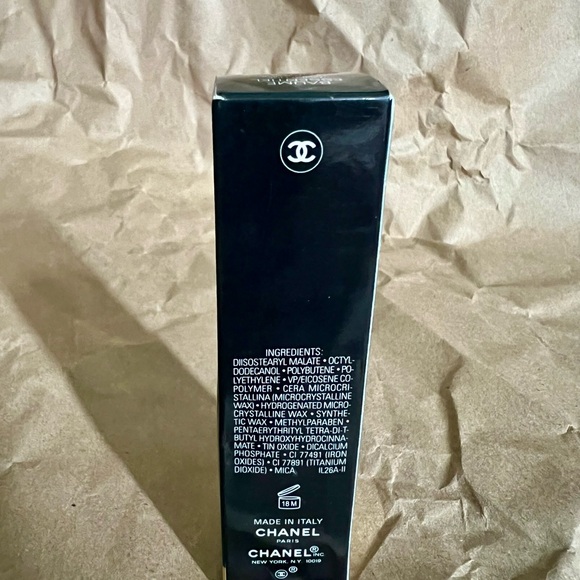 CHANEL BAUME ESSENTIEL NIB - Picture 14 of 15